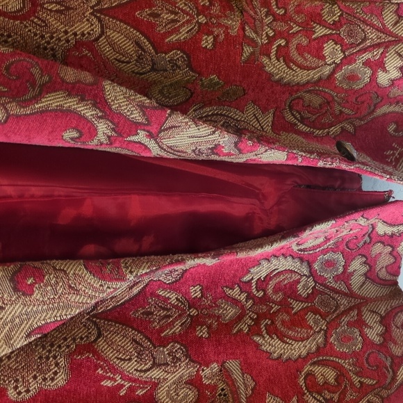 Red Vintage - Picture 3 of 5